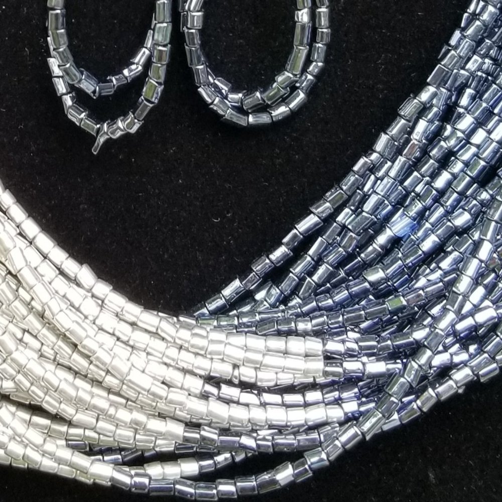 Beautiful Cascade of Gray & Black Gun Metal Sea Beads - Picture 6 of 7
